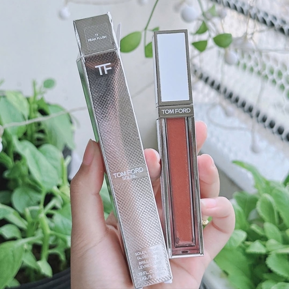 Tom Ford Soleil Neige 17 Peak Flush Gloss Luxe Full Size